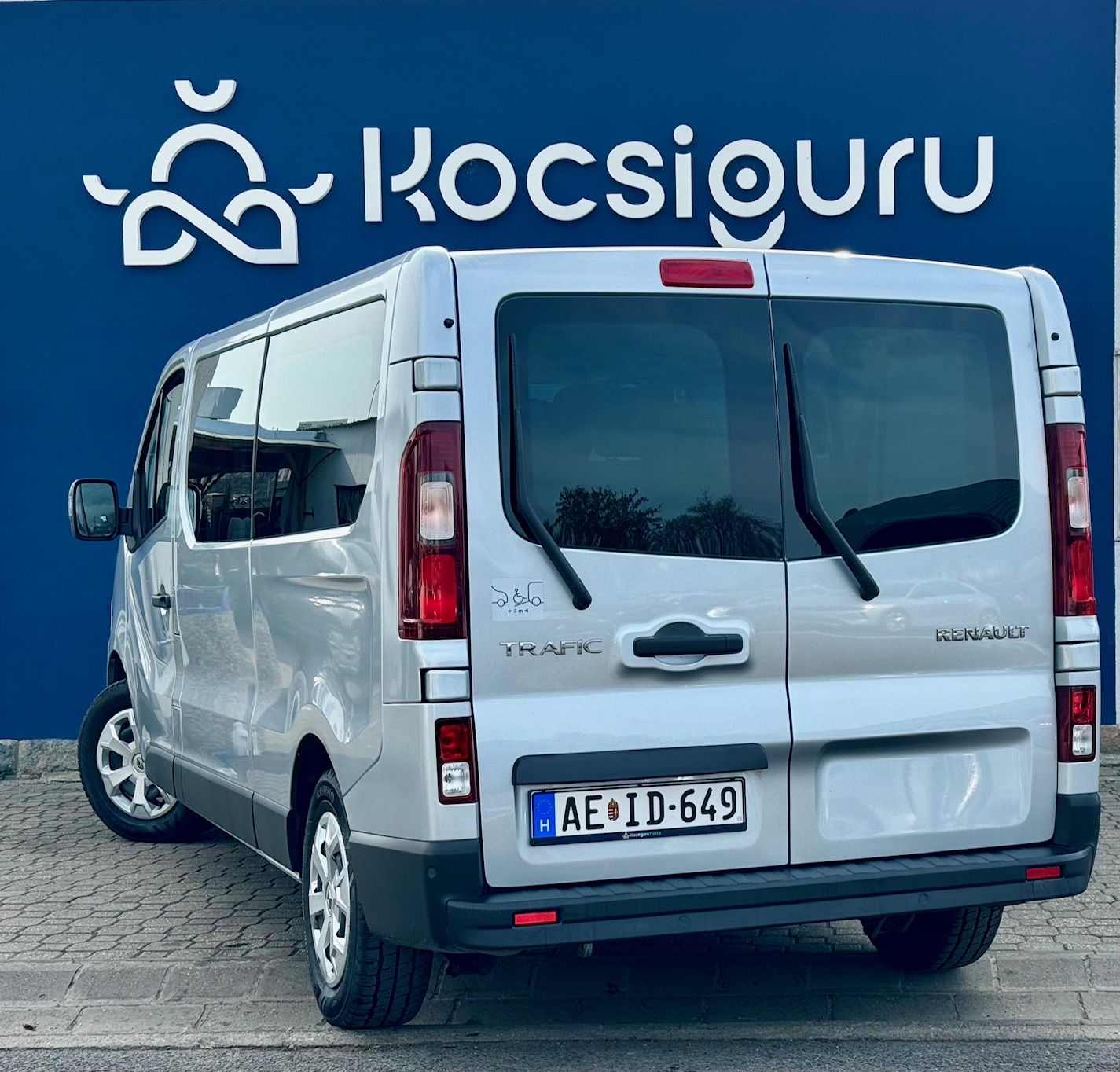 RENAULT Trafic