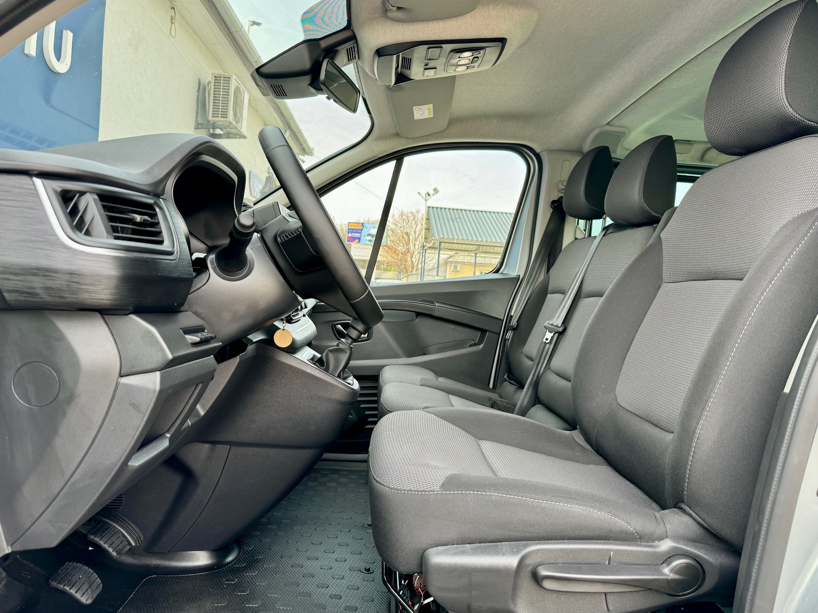 RENAULT Trafic