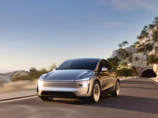 TESLA Y 